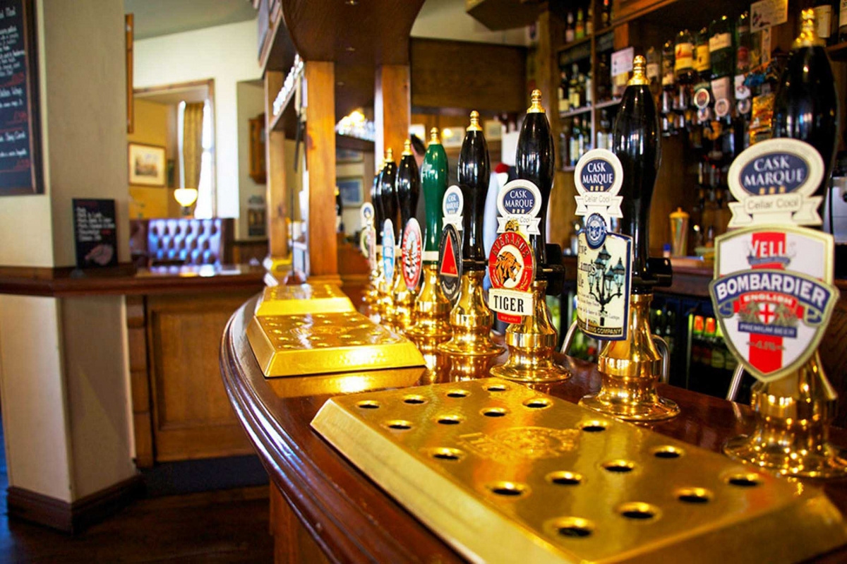 Five Lamps Pub Love Derby